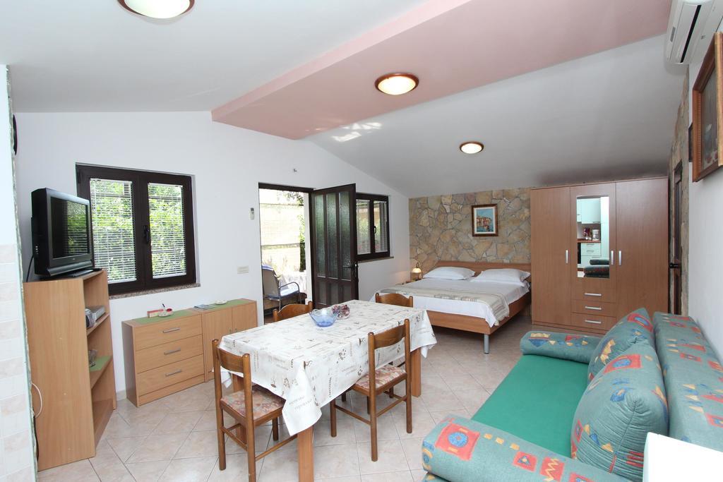 Apartments Marlina โรวีน ภายนอก รูปภาพ
